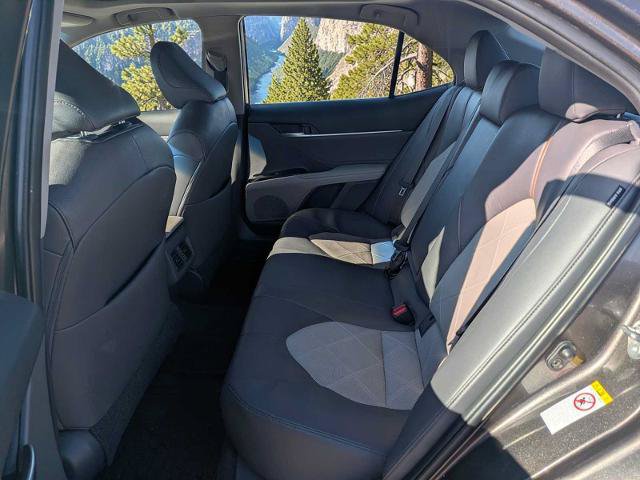 Used 2018 Toyota Camry XLE FWD image 15