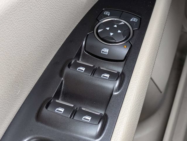 Certified 2017 Ford Fusion SE w/ Fusion SE Technology Package FWD image 22