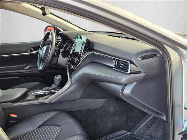 Used 2022 Toyota Camry SE w/ Convenience Package FWD image 18