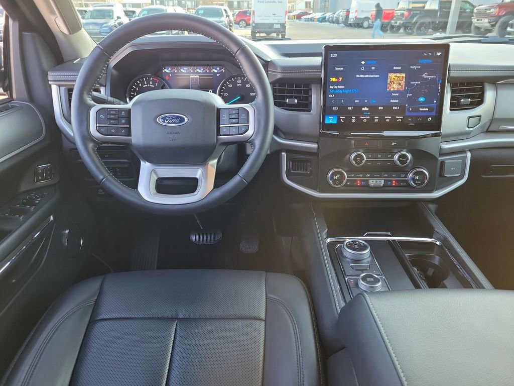 Certified 2022 Ford Expedition XLT image 12