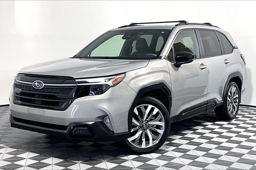 Used 2025 Subaru Forester Touring w/ Popular Package - Touring AWD/4WD image 2