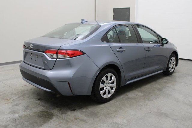 Used 2022 Toyota Corolla LE image 2