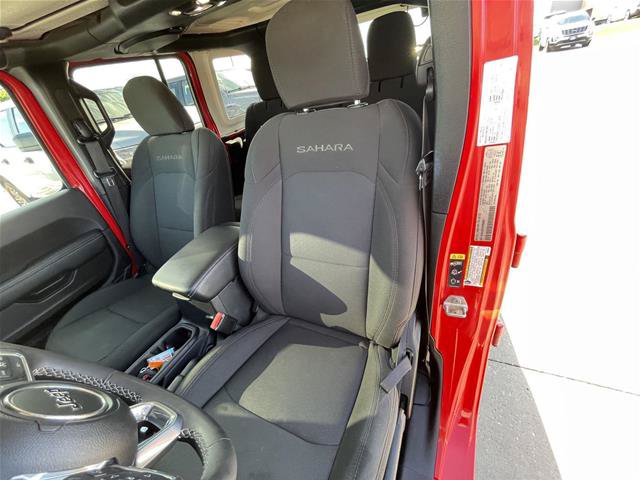 Used 2023 Jeep Wrangler Unlimited Sahara AWD/4WD image 18