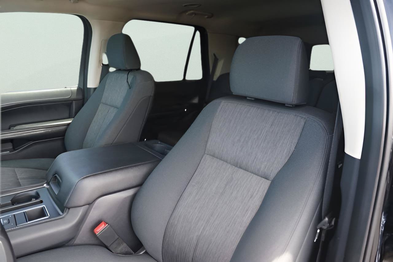 Certified 2023 Ford Expedition XLT RWD image 10
