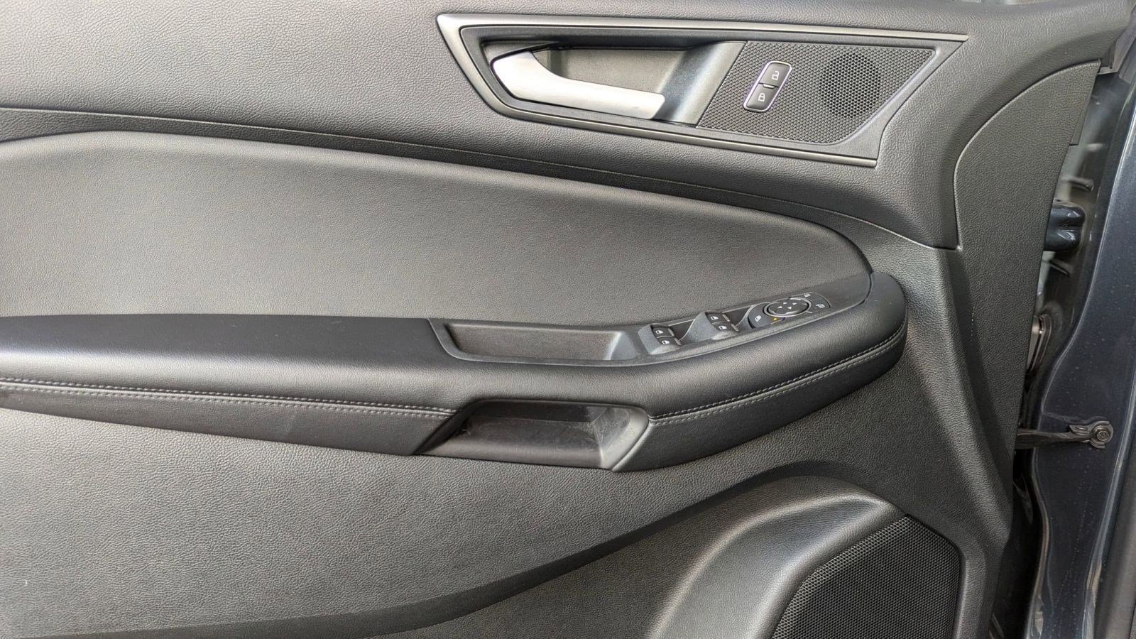 Certified 2022 Ford Edge SE w/ Black Appearance Package image 13