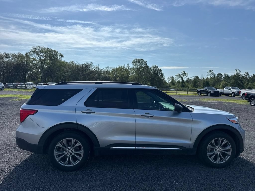 Certified 2022 Ford Explorer XLT w/ Equipment Group 202A RWD image 7