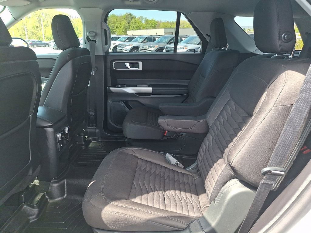 Certified 2020 Ford Explorer XLT w/ Comfort Package AWD/4WD image 10
