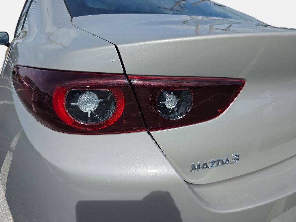 Used 2025 MAZDA MAZDA3 s FWD image 29