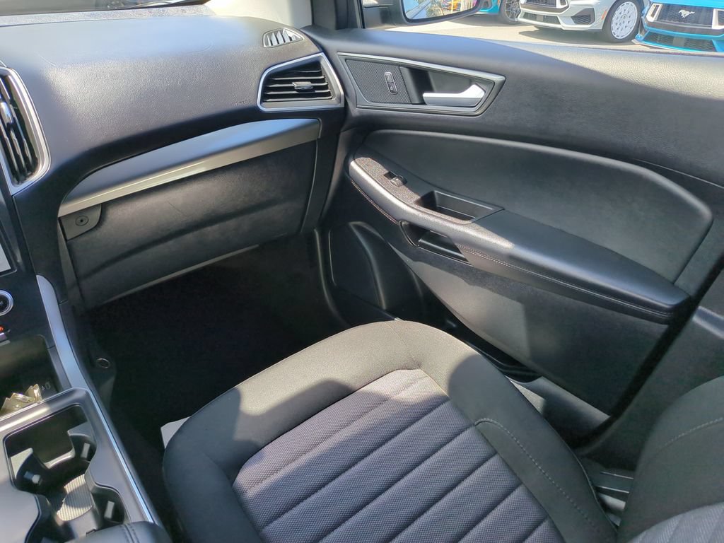 Certified 2022 Ford Edge SE w/ Black Appearance Package AWD/4WD image 19