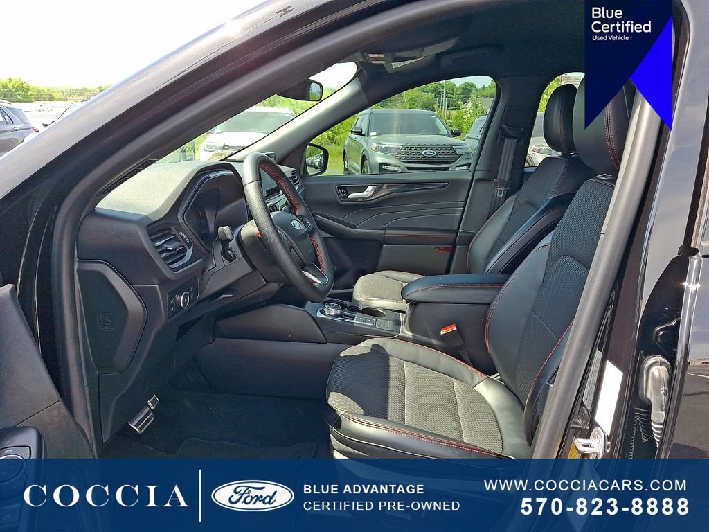 Certified 2024 Ford Escape ST-Line Select AWD/4WD image 13