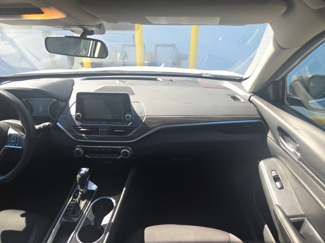 Used 2024 Nissan Altima 2.5 SV FWD image 34