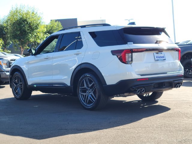 Certified 2025 Ford Explorer ST AWD/4WD image 3