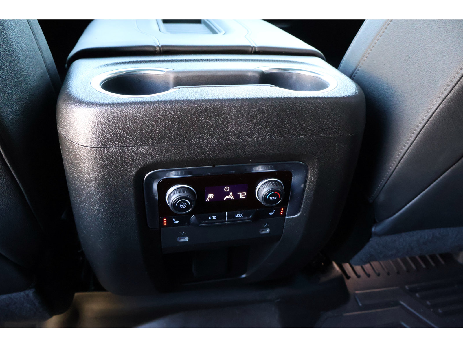 Used 2022 Chevrolet Tahoe Z71 w/ Z71 Off-Road Package AWD/4WD image 25
