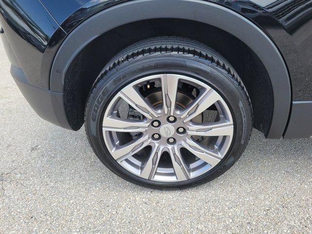 Used 2022 Cadillac XT4 Premium Luxury w/ Enhanced Visibility Package FWD image 12