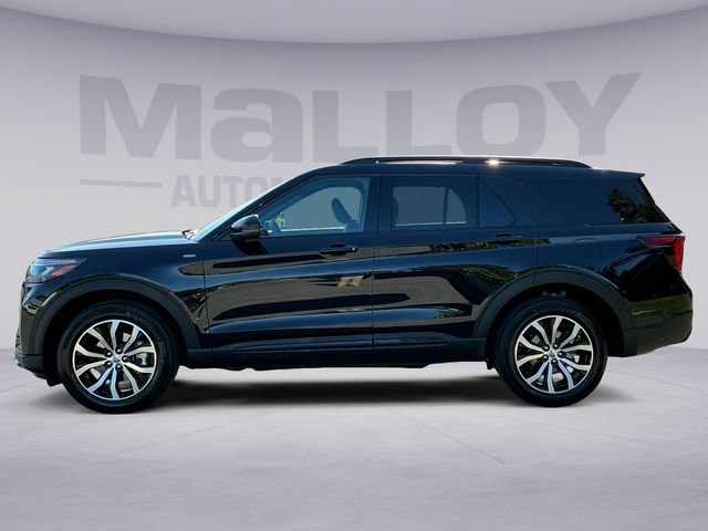 Certified 2025 Ford Explorer ST-Line AWD/4WD image 2