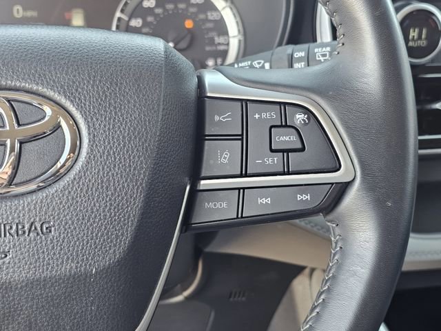 Used 2024 Toyota Highlander LE image 26