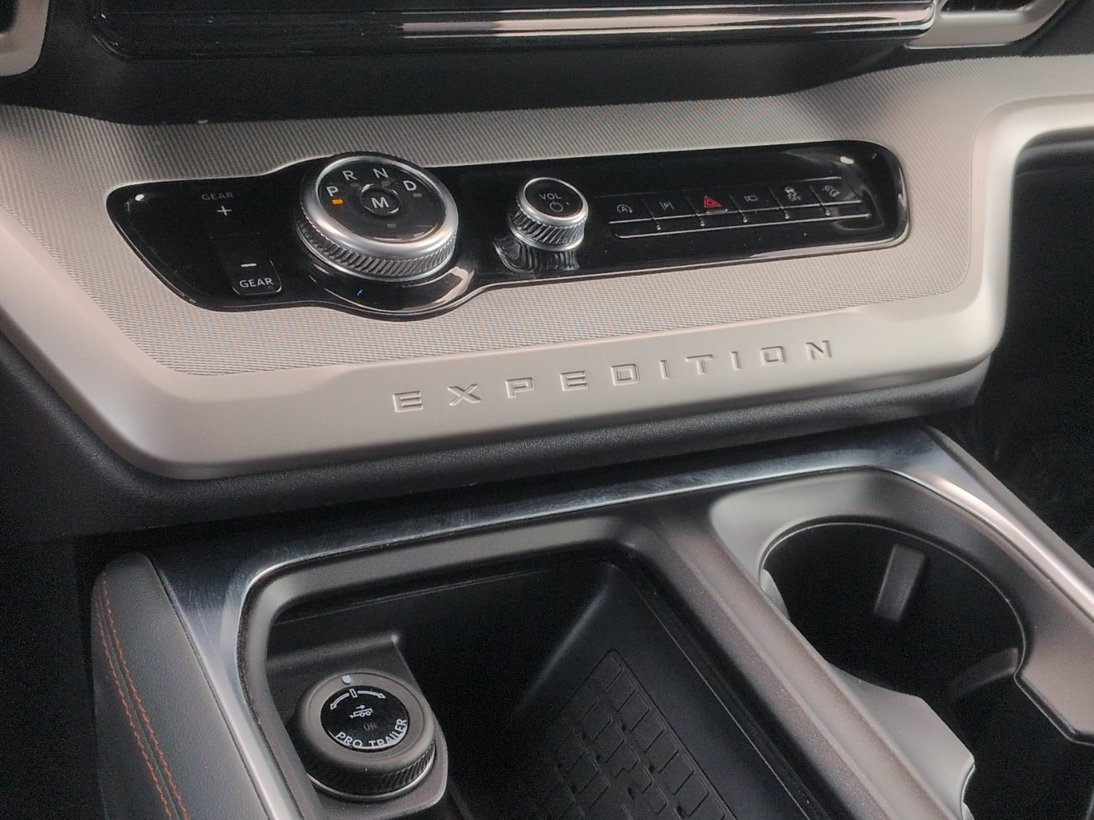 Certified 2025 Ford Expedition Active AWD/4WD image 27