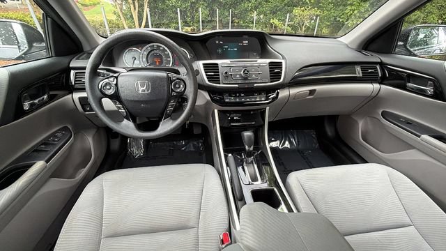 Used 2017 Honda Accord LX image 22