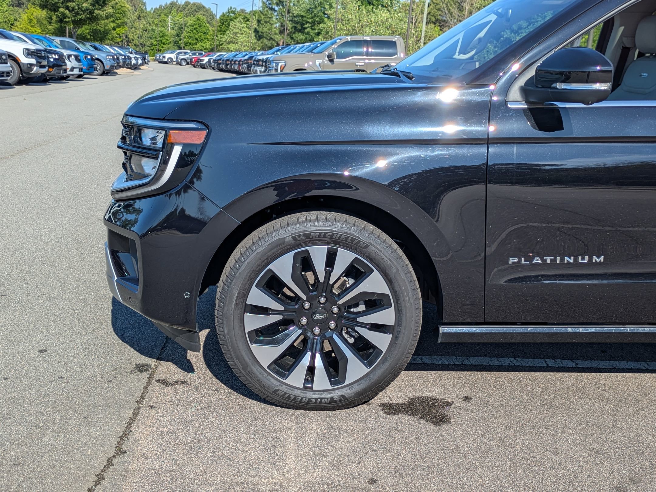 Certified 2025 Ford Expedition Platinum w/ Driver's Package AWD/4WD image 11