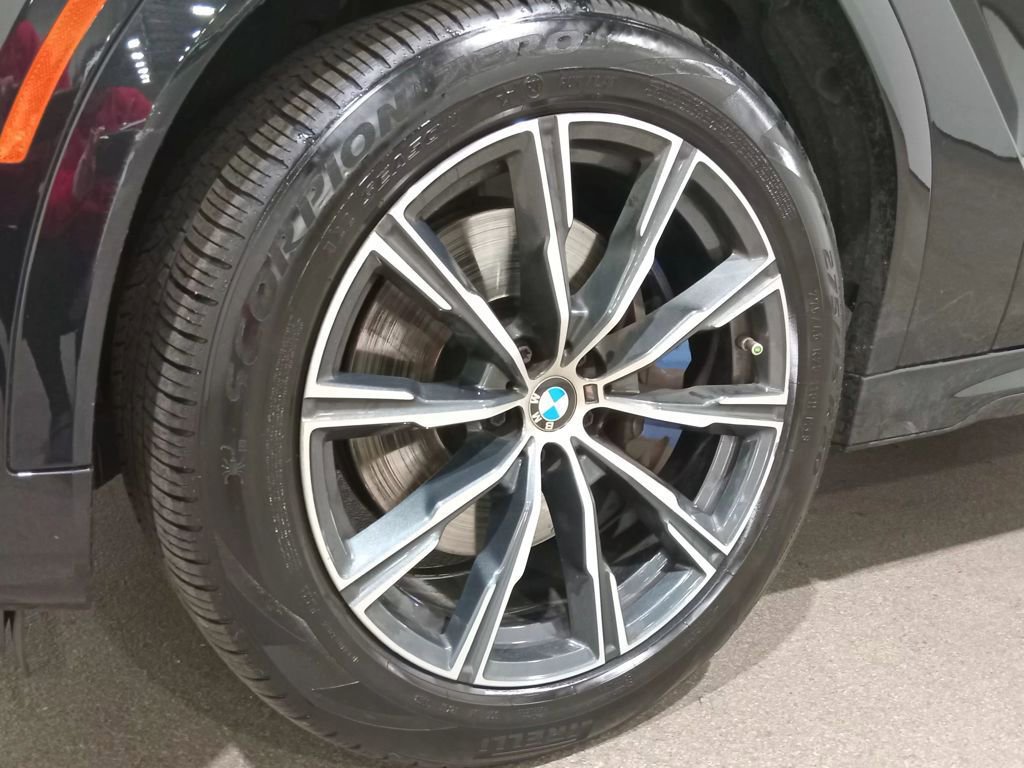 Used 2023 BMW X6 xDrive40i w/ M Sport Package image 12