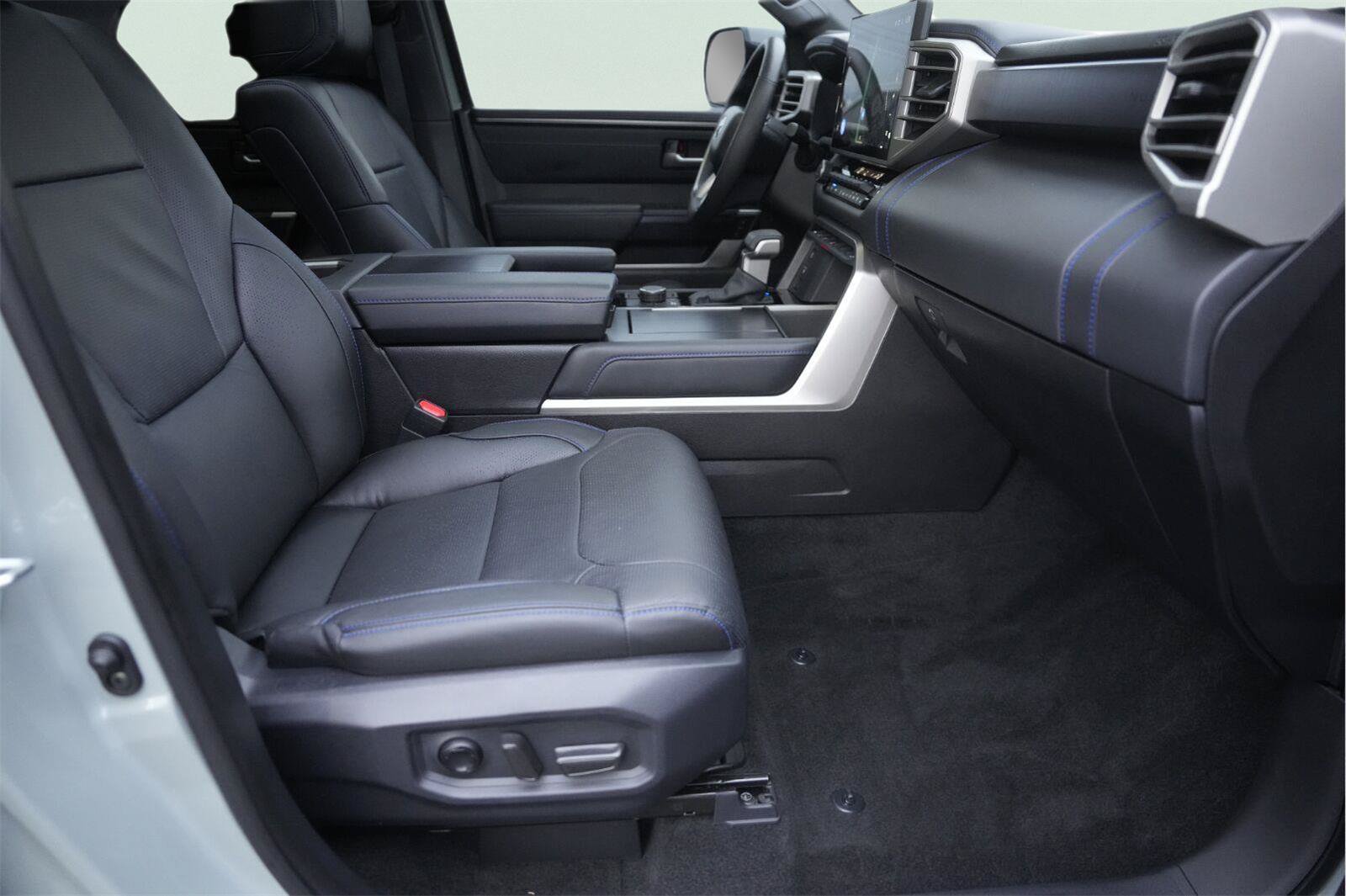Used 2026 Toyota Tundra Platinum AWD/4WD image 19