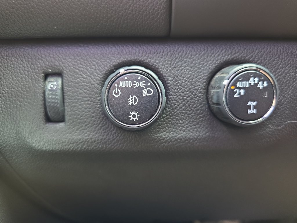 Used 2021 Chevrolet Colorado LT w/ LT Convenience Package AWD/4WD image 21
