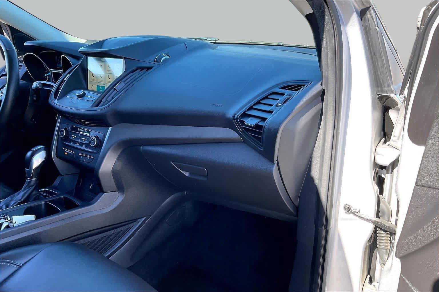 Certified 2019 Ford Escape SEL FWD image 17