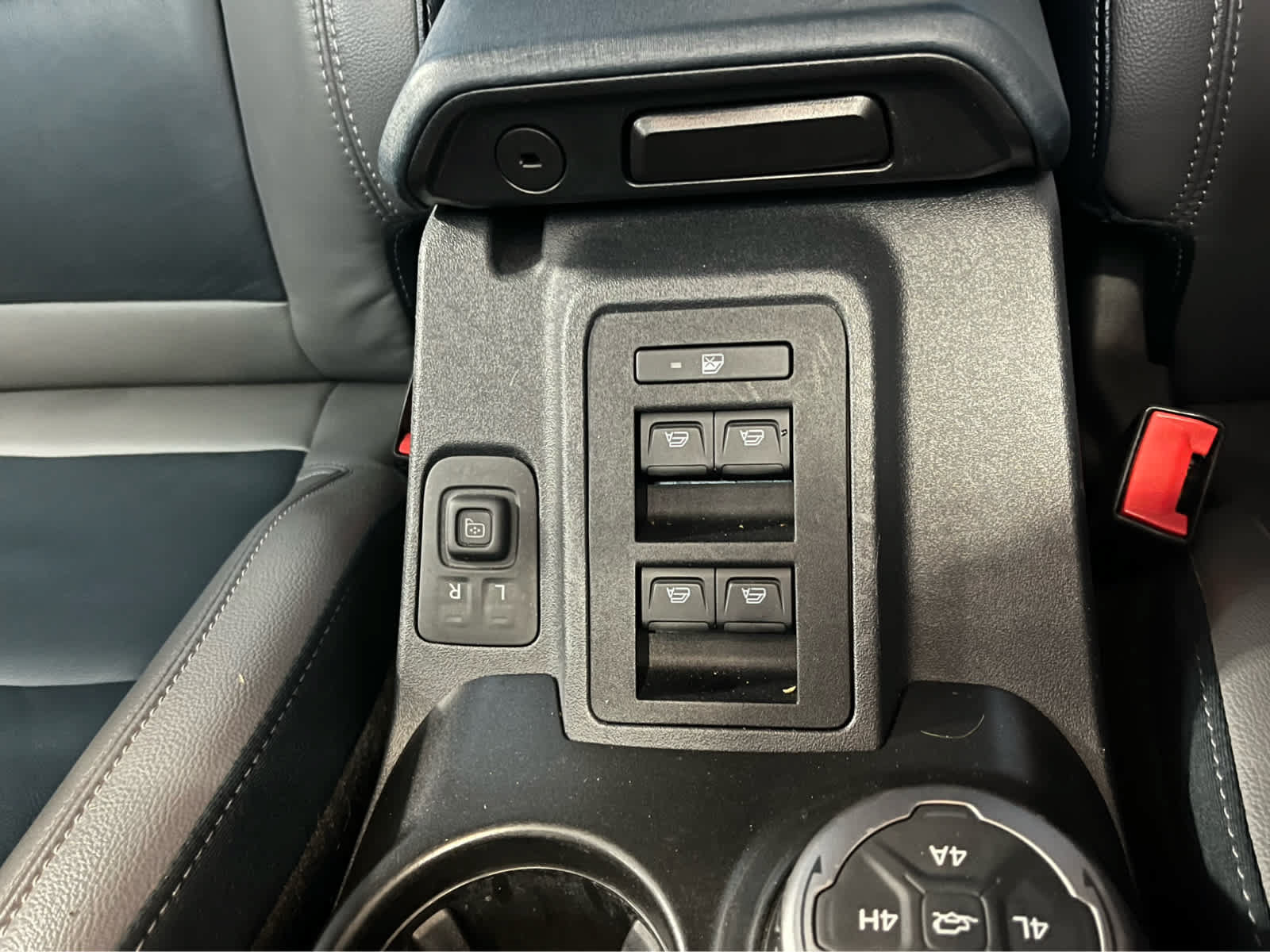 Certified 2023 Ford Bronco Outer Banks w/ Sasquatch Package AWD/4WD image 27