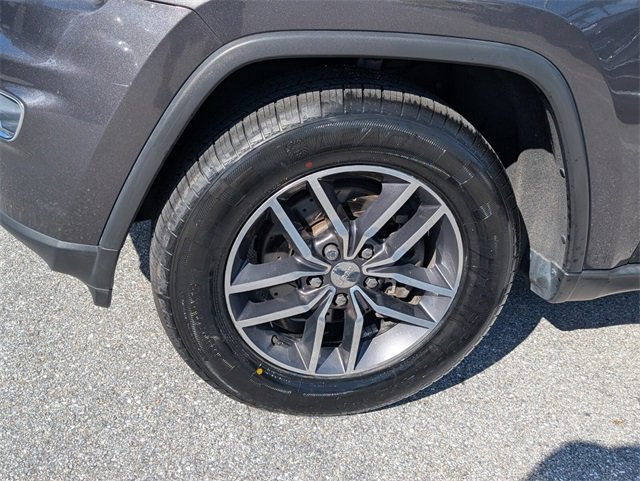 Used 2018 Jeep Grand Cherokee Laredo image 6