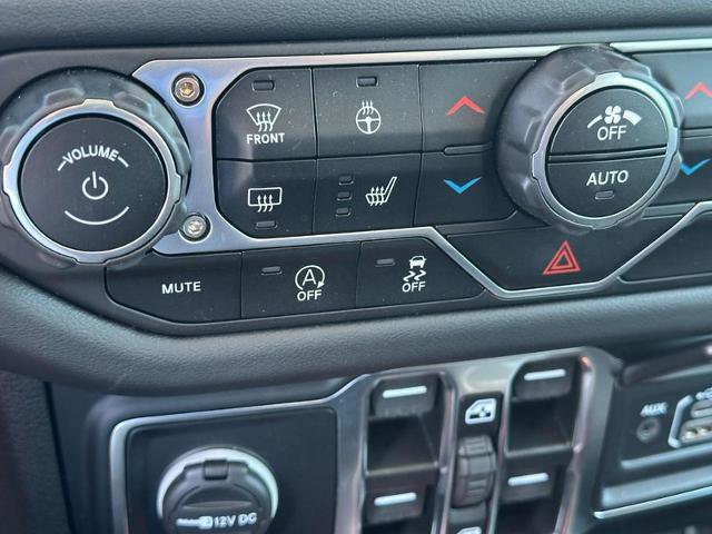 Used 2024 Jeep Gladiator Mojave w/ Technology Group image 21