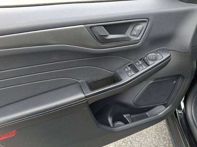 Certified 2025 Ford Escape Active AWD/4WD image 12