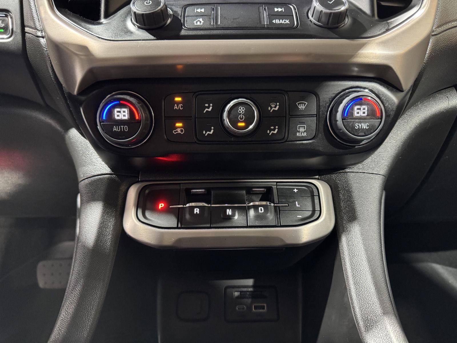 Used 2023 GMC Acadia Denali w/ Trailering Package AWD/4WD image 39