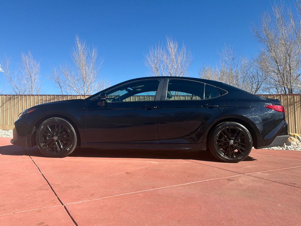 Used 2025 Toyota Camry SE FWD image 2