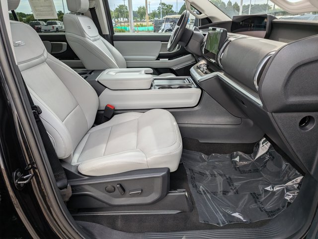 Certified 2025 Ford Expedition Platinum w/ Driver's Package AWD/4WD image 19