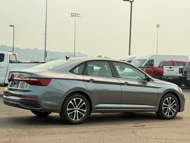 Used 2025 Volkswagen Jetta Sport FWD image 31