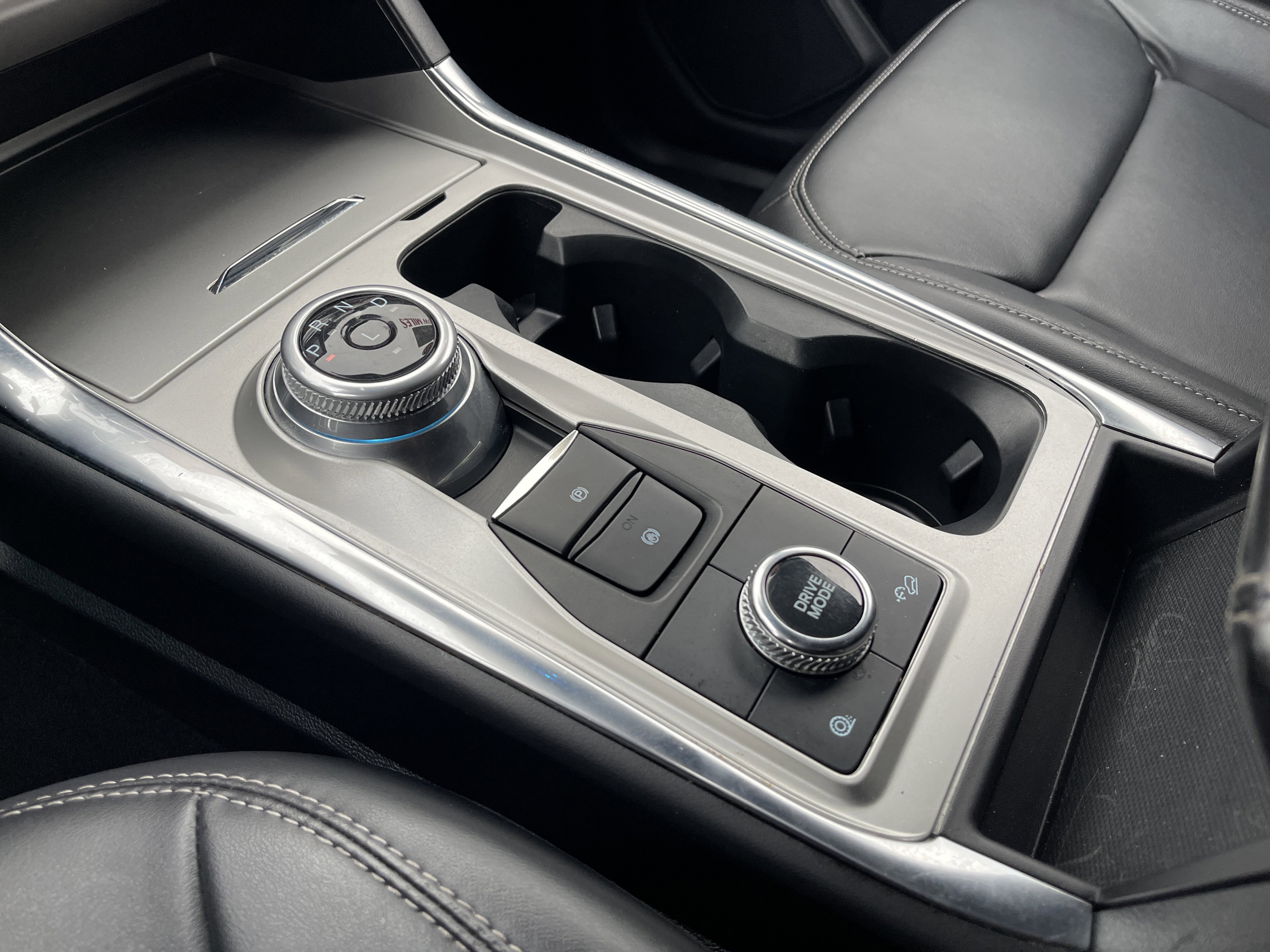 Certified 2023 Ford Explorer XLT w/ Equipment Group 202A image 21