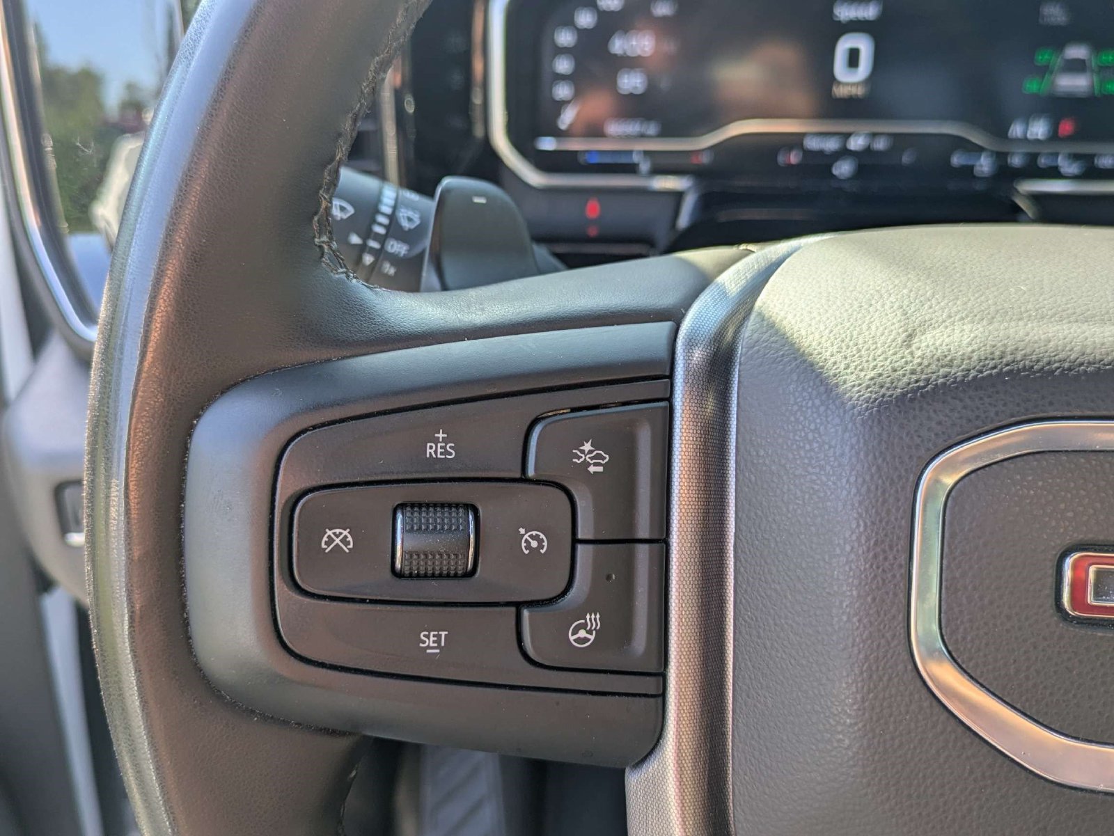 Used 2024 GMC Sierra 1500 SLT w/ SLT Premium Plus Package AWD/4WD image 25