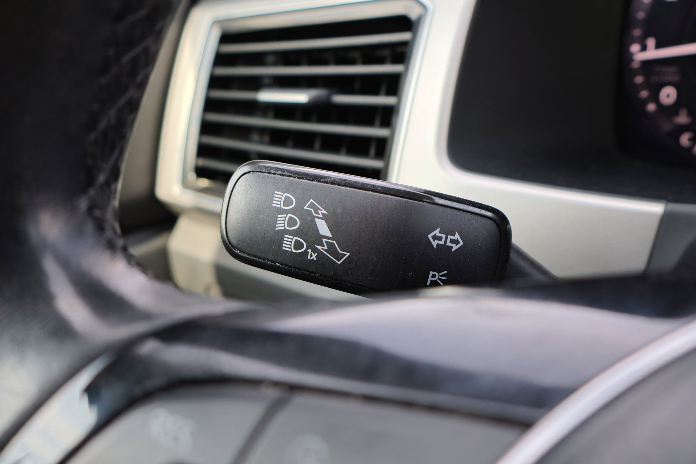 Used 2019 Volkswagen Atlas SEL R-Line image 20