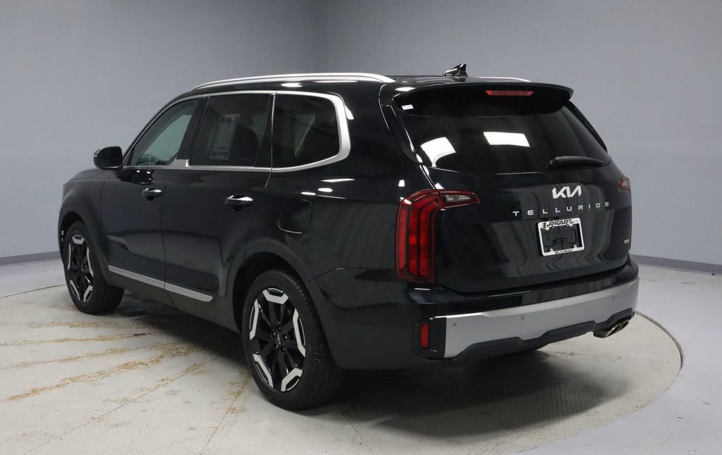Used 2025 Kia Telluride S image 3