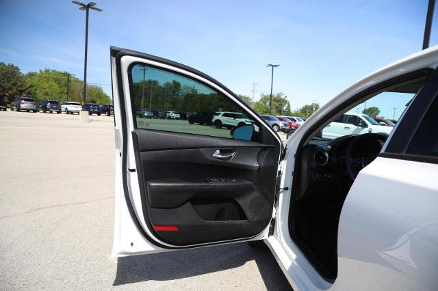 Used 2020 Kia Forte Sedan FWD image 14