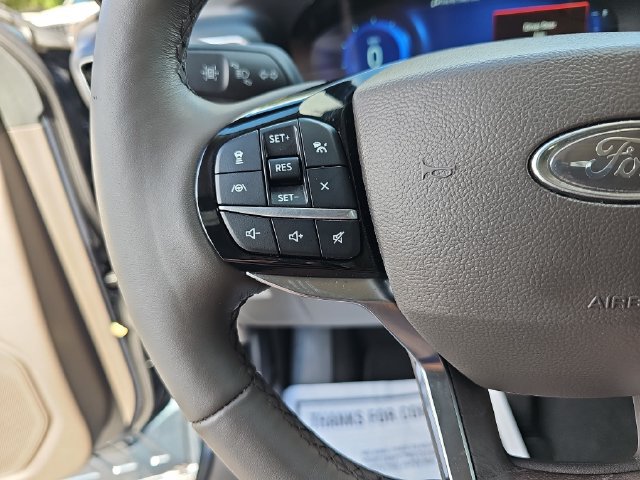Certified 2024 Ford Explorer Platinum w/ Technology Package AWD/4WD image 19