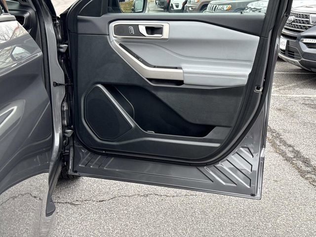 Certified 2023 Ford Explorer XLT w/ Equipment Group 202A image 10