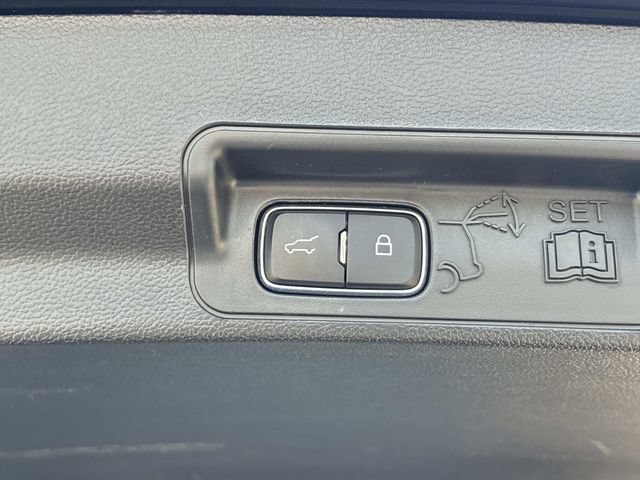 Certified 2023 Ford Explorer XLT RWD image 13