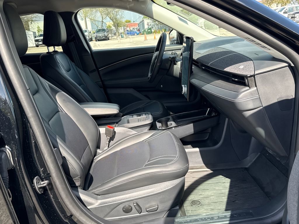 Certified 2025 Ford Mustang Mach-E Premium image 28