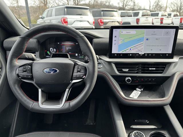 Certified 2025 Ford Explorer ST-Line w/ ST-Line Street Pack image 25