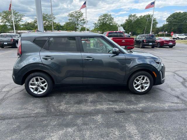 Used 2025 Kia Soul LX w/ LX Technology Package FWD image 6