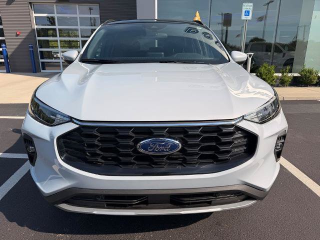 Certified 2025 Ford Escape ST-Line Select w/ Class II Trailer Tow Package AWD/4WD image 5