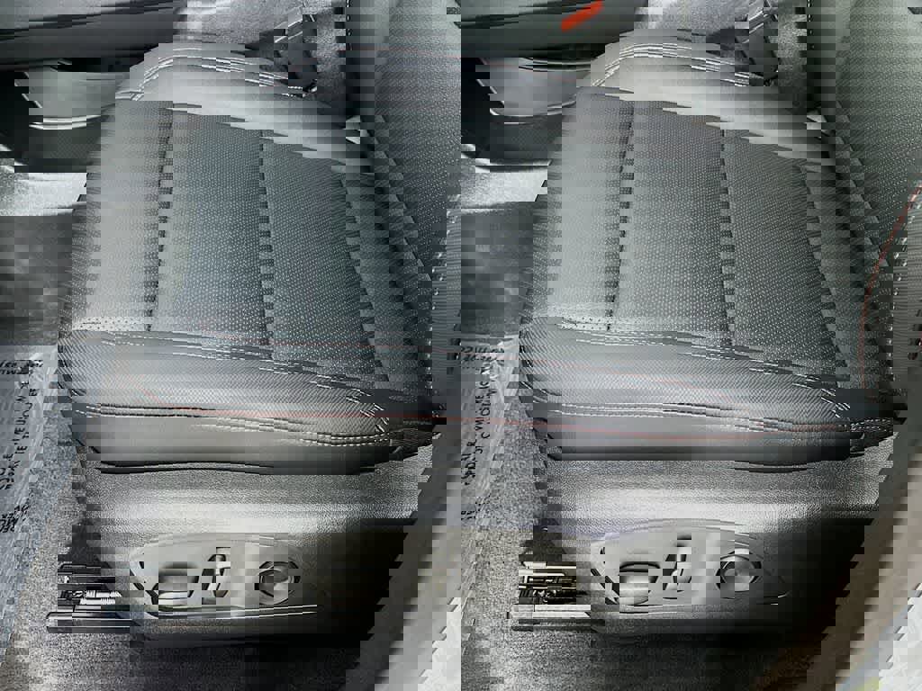 Used 2025 Chevrolet Traverse Z71 image 30