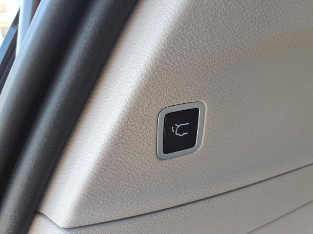 Used 2021 Chrysler Voyager Lxi image 20