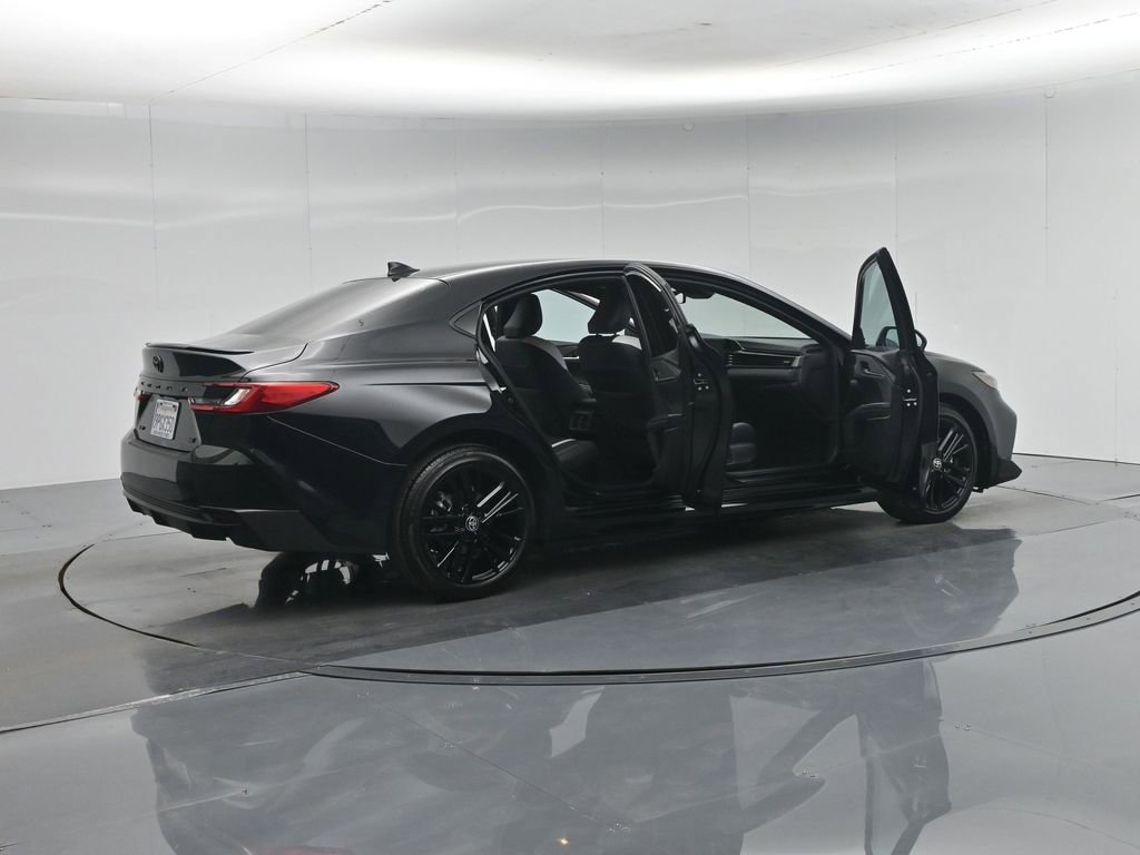Used 2025 Toyota Camry SE w/ Convenience Package FWD image 6